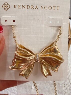 Kendra Scott x LoveShackFancy Gold Bow Necklace in White Crystal- NWT & Dust Bag